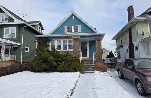 Photo of 137 Commonwealth Avenue