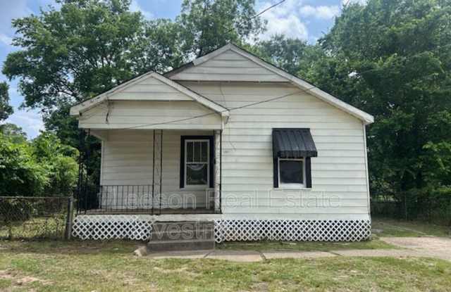 2551 Claiborne Ave.