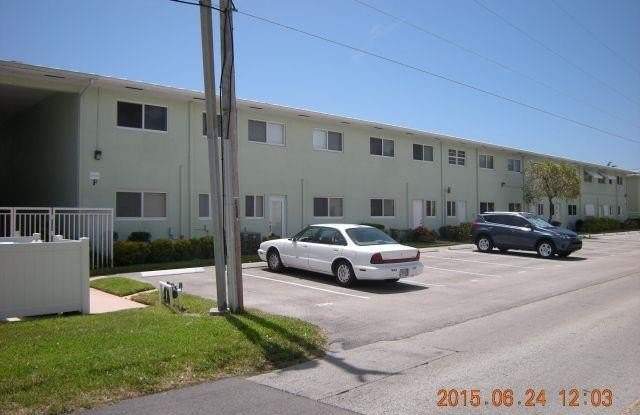 Photo of 2100 NE 38th St