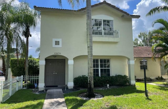10876 NW 8th St - 10876 NW 8th St, Pembroke Pines, FL 33026