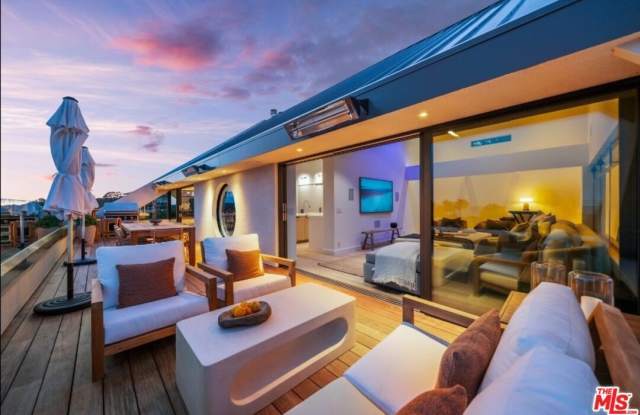 27553 Pacific Coast Hwy