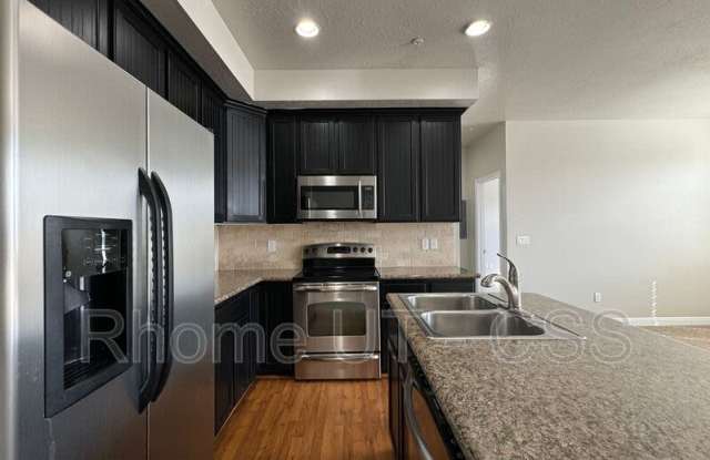 4712 W Thorndale Way