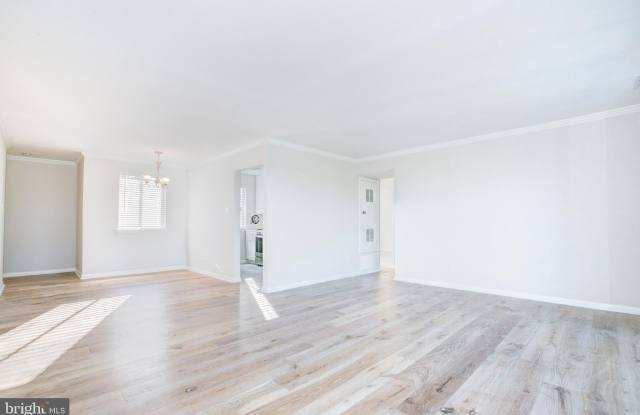 1920 NAYLOR Road SE unit: 305