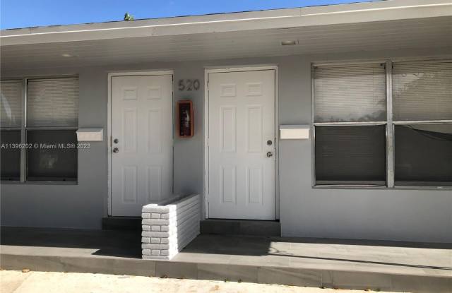 520 SW 11th St