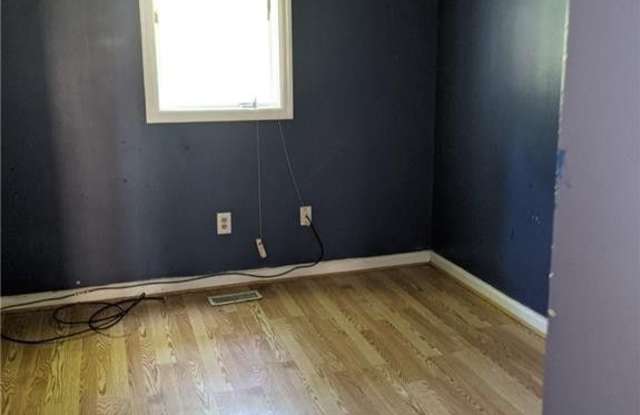 115 Huntington Turnpike