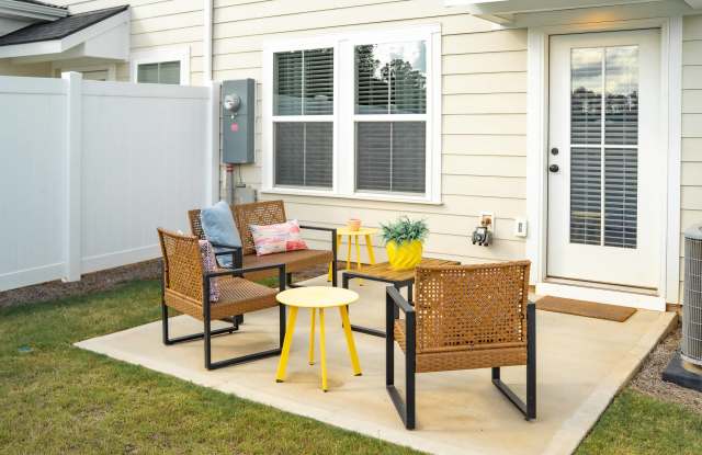 Photo of Oak Lake Townhomes