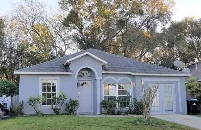 Charming 3-Bedroom Home with Modern Touches in Prime Orlando Location!
