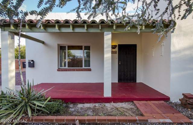 Photo of 2110 E Water Street