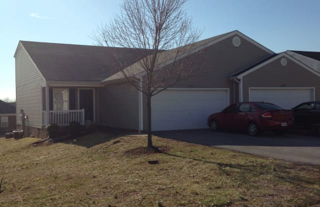228/232 Hanover Court - 228 - 228 Hanover Court, Bowling Green, KY 42101