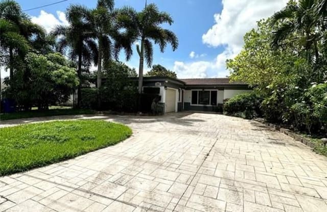 6748 Dogwood Dr - 6748 Dogwood Drive, Miramar, FL 33023