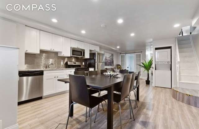 Photo of 673 Metropolitan Avenue