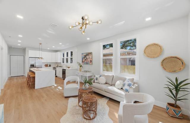 309 E Selma Ave