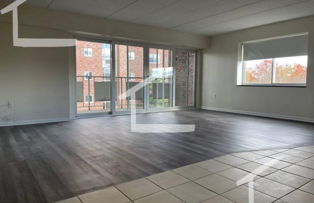 2Br/2Bth, ready to move in, Great Locaton!