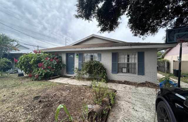 Photo of 2612 PEEL AVENUE