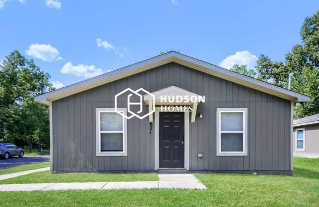 621 West Sabine Street