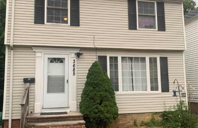 3685 Woodridge Road