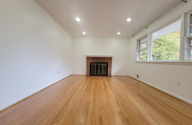 500 STEPHEN CIRCLE SW
