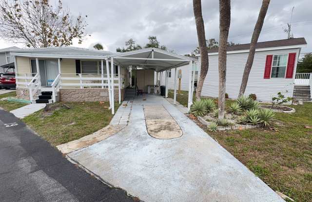 Beautiful 2 bedroom 2 bath mobile home for rent in 55+ community in south Tampa