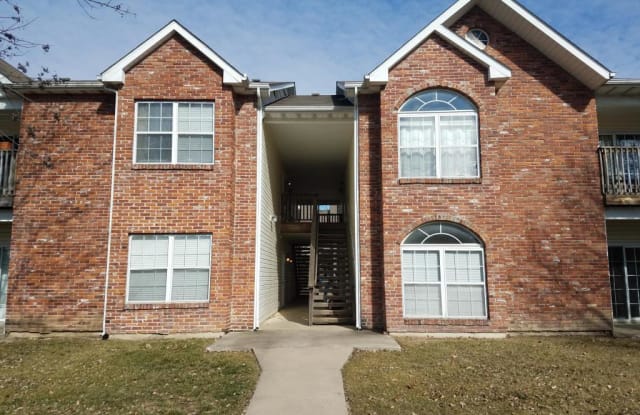 21 N CEDAR LAKE DR - 21 North Cedar Lake Drive West, Columbia, MO 65203