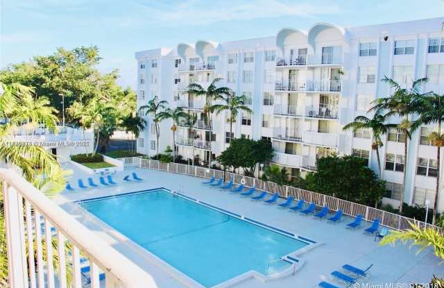 Photo of 486 NW 165th Street Rd