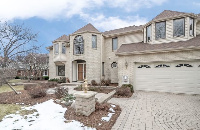 810 West KINGSLEY Drive - 810 West Kingsley Drive, Arlington Heights, IL 60004