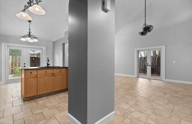 1714 Shoreside Circle