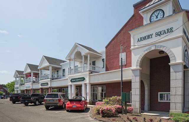 Spinnaker Square Apartments