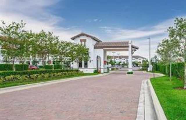 Photo of 10620 Northwest 88th Street