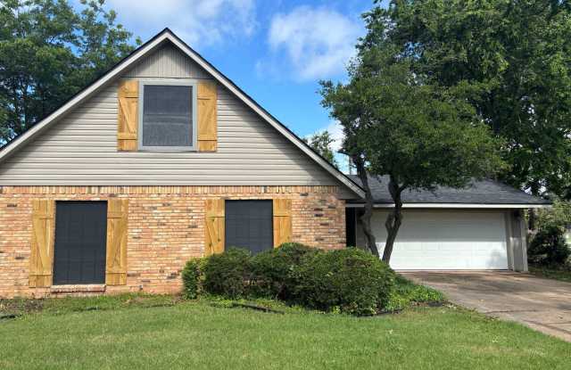 Photo of 4/2/2 Brick Home in Nice Sherman Neighborhood