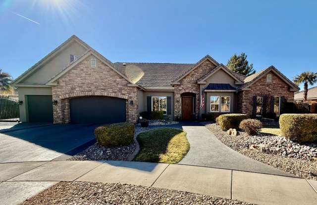 Gorgeous Fully Furnished Homein Pointe West Estates
