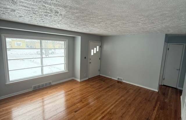 Photo of 4 Bedroom / 1 Bathroom House