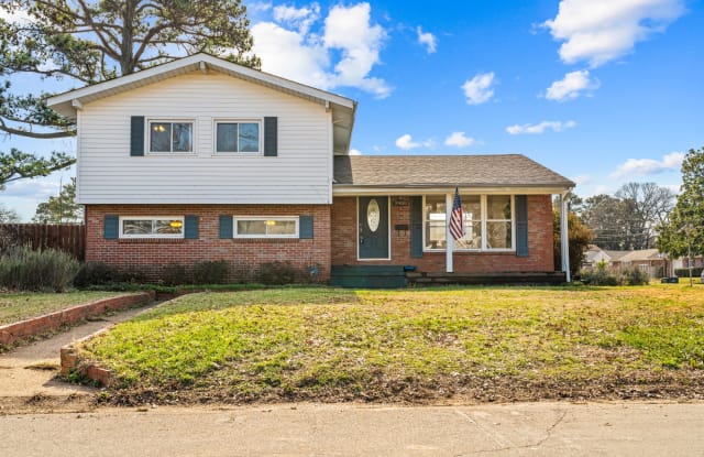 2905 Creekwood Road - 2905 Creekwood Road, Norfolk, VA 23518