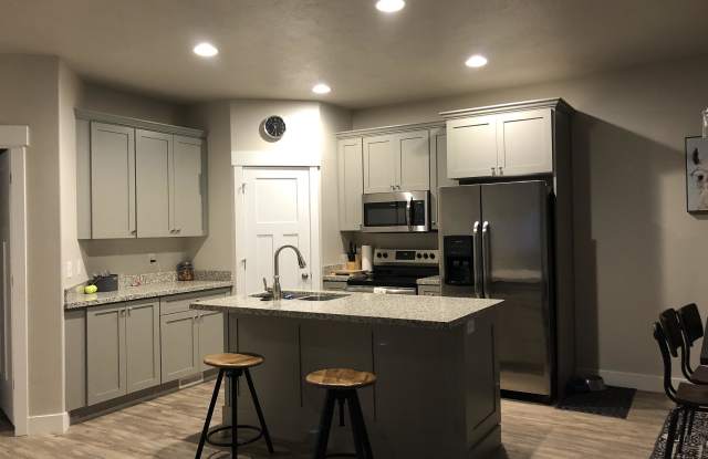 Photo of 703 S 1803 W - 3