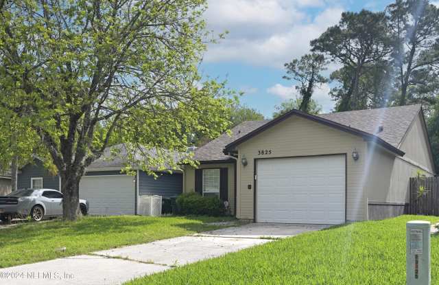 3825 AUTUMN LEAF Court - 3825 Autumn Leaf Court, Jacksonville, FL 32246