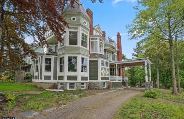 1 Franklin Place
