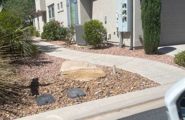 1881 E Casa Ln