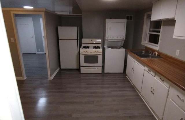 Photo of Spacious One Bedroom Triplex Near West Washington and Holt Rd