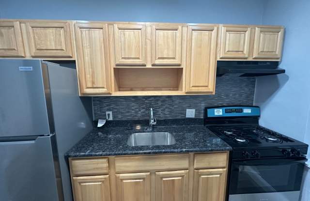 1828 West Eleanor Street