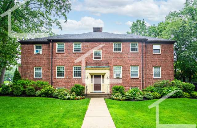 2BR 1Bth unit. Great Location! Vacant, ready to show