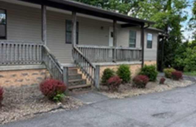 Maryville 37804 - 2 Bedroom Condo Close to I-140 (Pellissippi Parkway) Alcoa City services - Debra Johnson (865) 591-8281