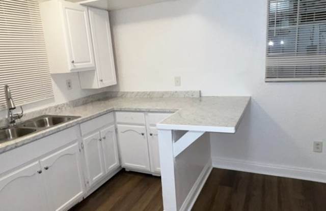 3958 S. Normandie Ave