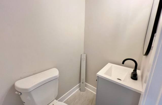 Photo of 5548 MATTHEWS Street