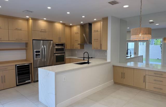1085 River Birch Street