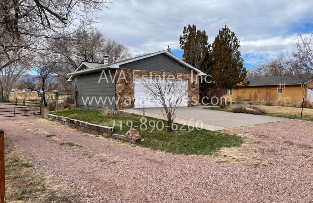 1636 Elm Ave - 1636 Elm Avenue, Lincoln Park, CO 81212