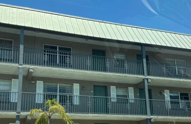 101 S Peninsula Drive
