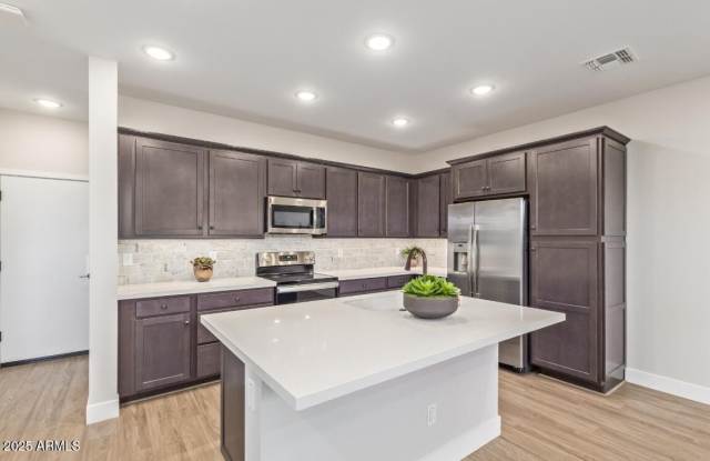 1277 W BLUEJAY Drive