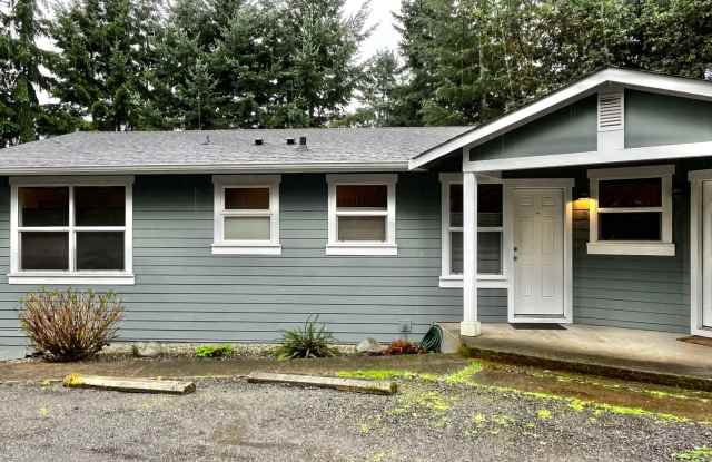 Pristine Historic Fort Ward Townhome on Bainbridge Island