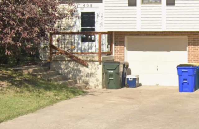 COMING SOON! Spacious 3-Bedroom Split-Level Duplex on a Quiet Lee’s Summit Cul-de-Sac
