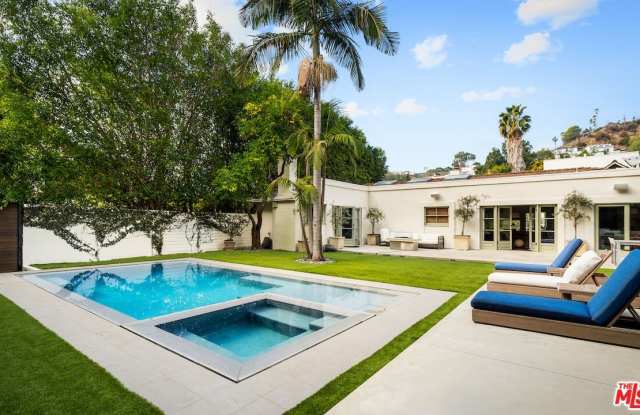 Photo of 9155 Warbler Pl