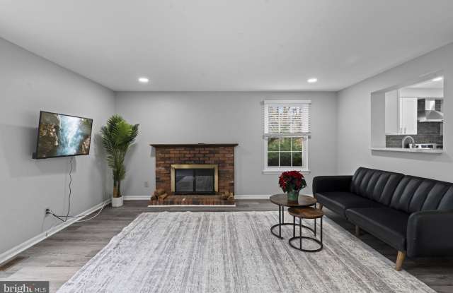 70 DORCHESTER Circle